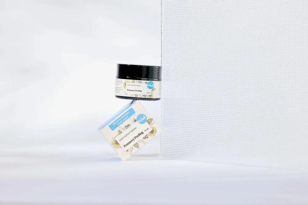 Kvitok Jemný pemzový peeling pro všechny typy pleti 30 ml