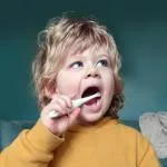  Akční set Dětská zubní pasta - Malina (50 g) + Dětský zubní kartáček Koala - zvýhodněná sada