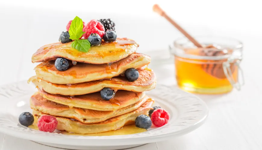 Vyzkoušejte snadný recept na výživné proteinové palačinky